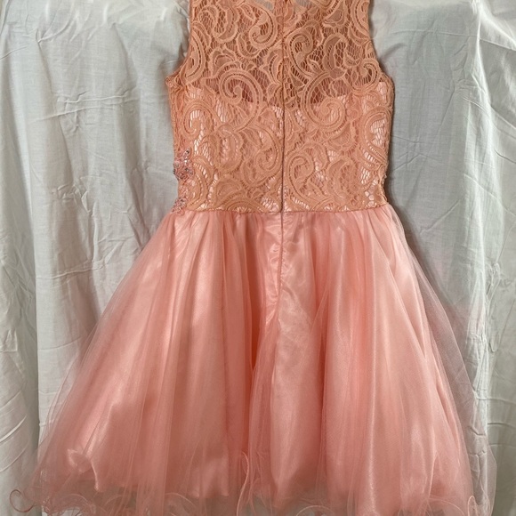 Short formal dress - Picture 2 of 3